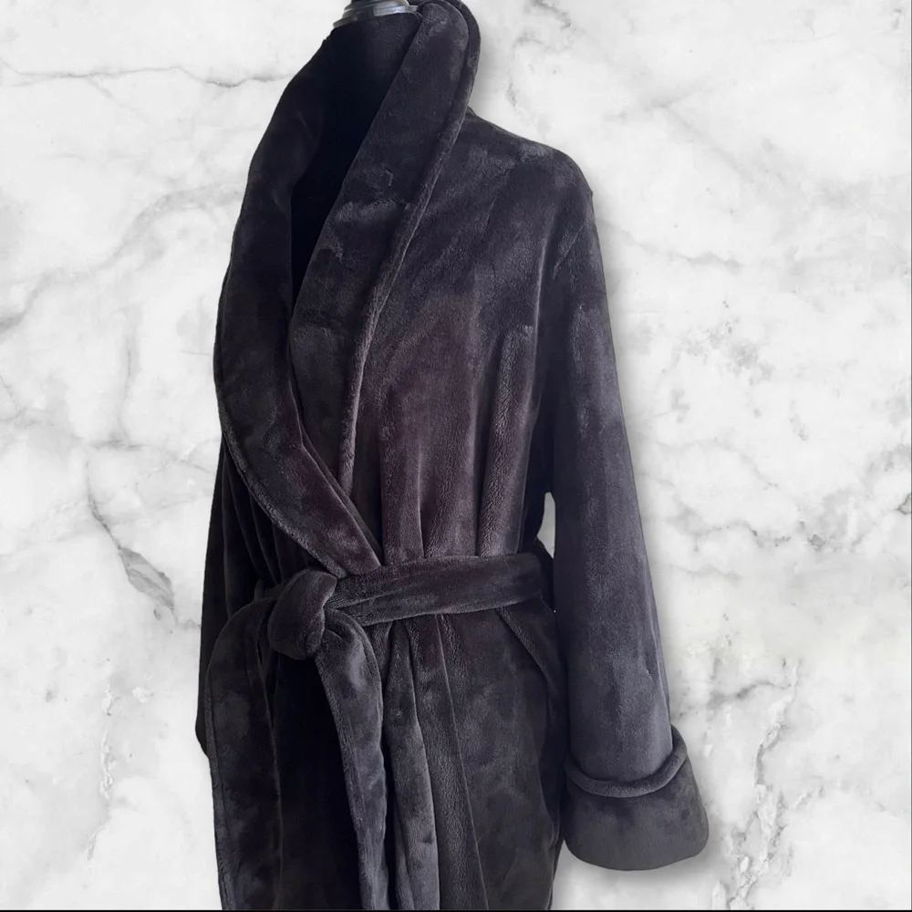 Black Ultra Soft Short Robe - Picture 3 of 5